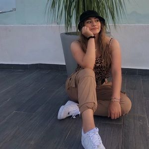 Meet your Posher, Denise